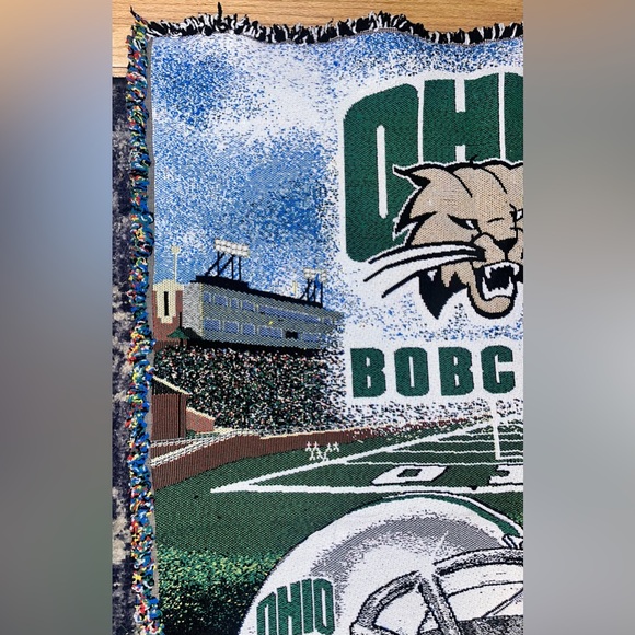 Ohio University Bobcats Woven Tapestry Throw Blanket Athens 37” x 48” - Picture 4 of 9